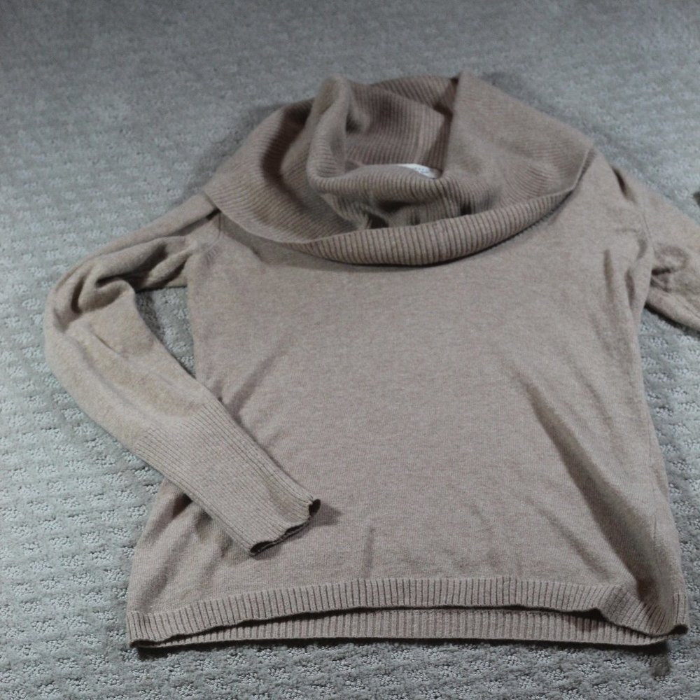 Banana Republic Size XS Tan Cowl Neck Sweater